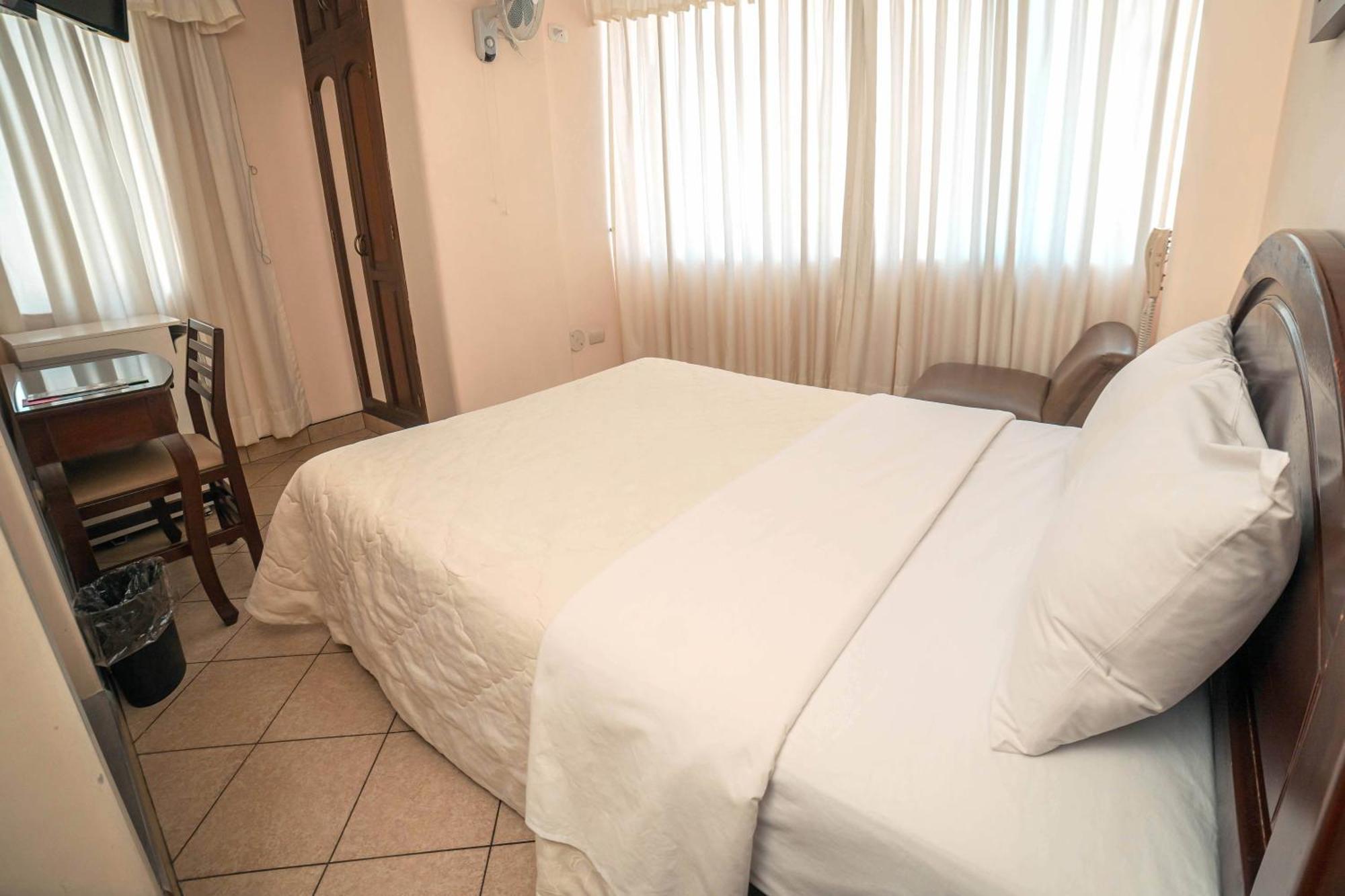 Hotel Torre Norte Trujillo Ngoại thất bức ảnh