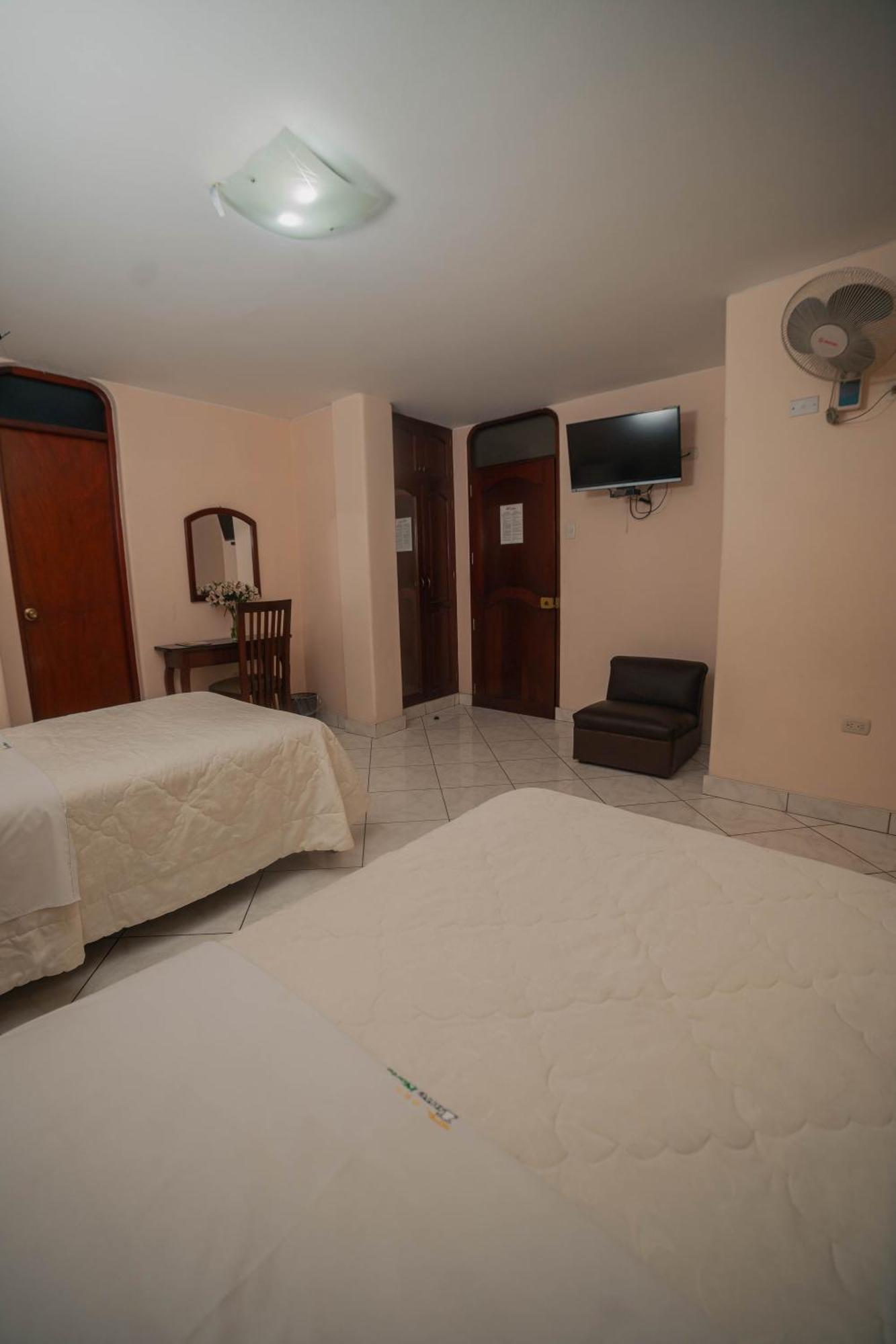 Hotel Torre Norte Trujillo Ngoại thất bức ảnh
