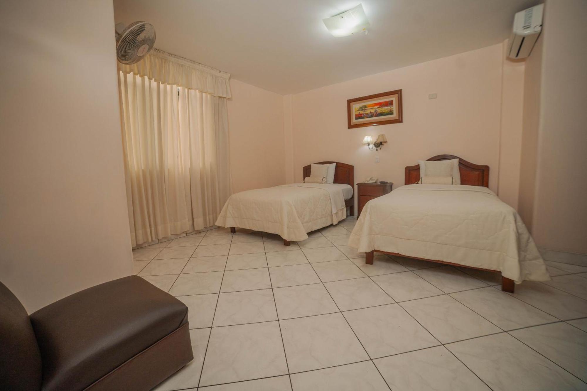 Hotel Torre Norte Trujillo Ngoại thất bức ảnh